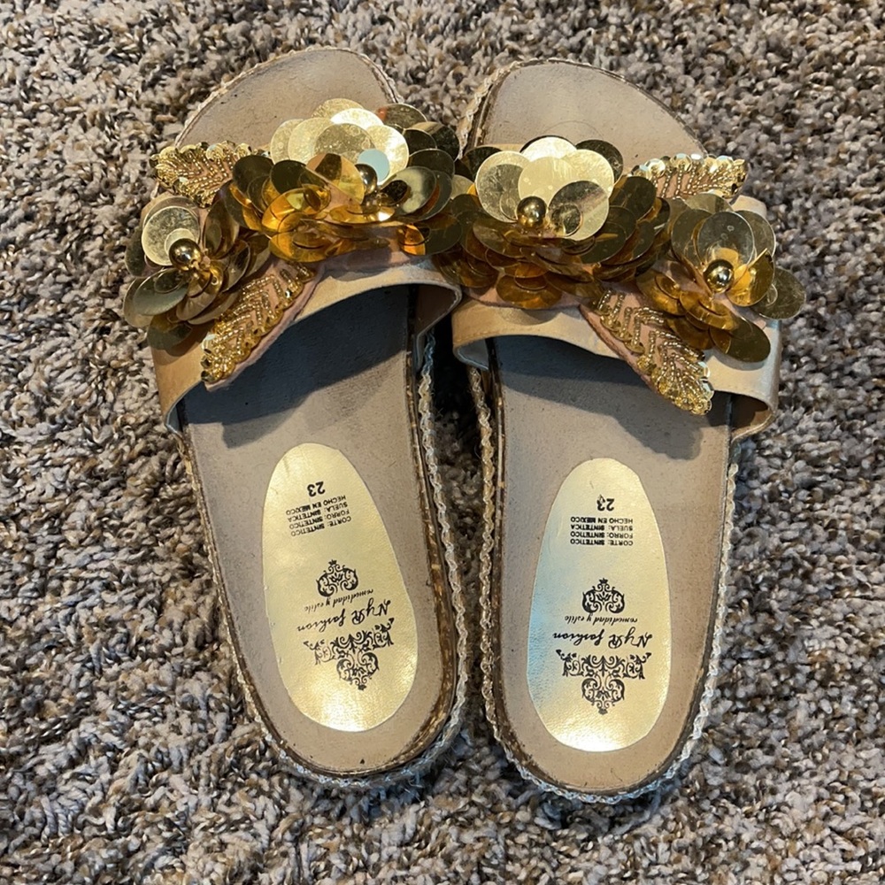 Sandals - Picture 3 of 3